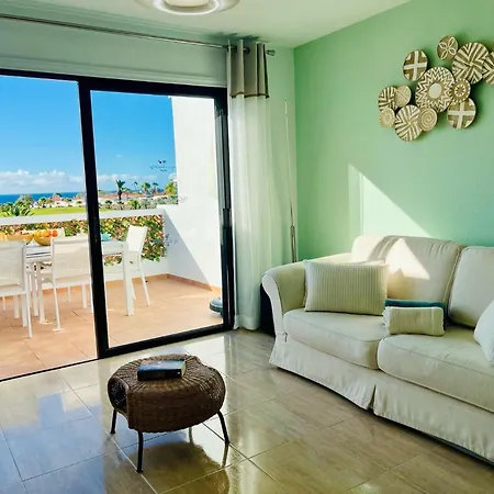 Fantastic Sea And Golf Course View House With 3 Bedrooms 公寓式酒店 圣米格尔德阿沃纳